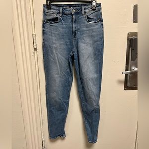 American Eagle Stretch Mom Jean